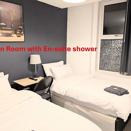 Blok 3 -Jacuzzi Suites, Apartment & Ensuite Rooms Blackpool Exterior photo