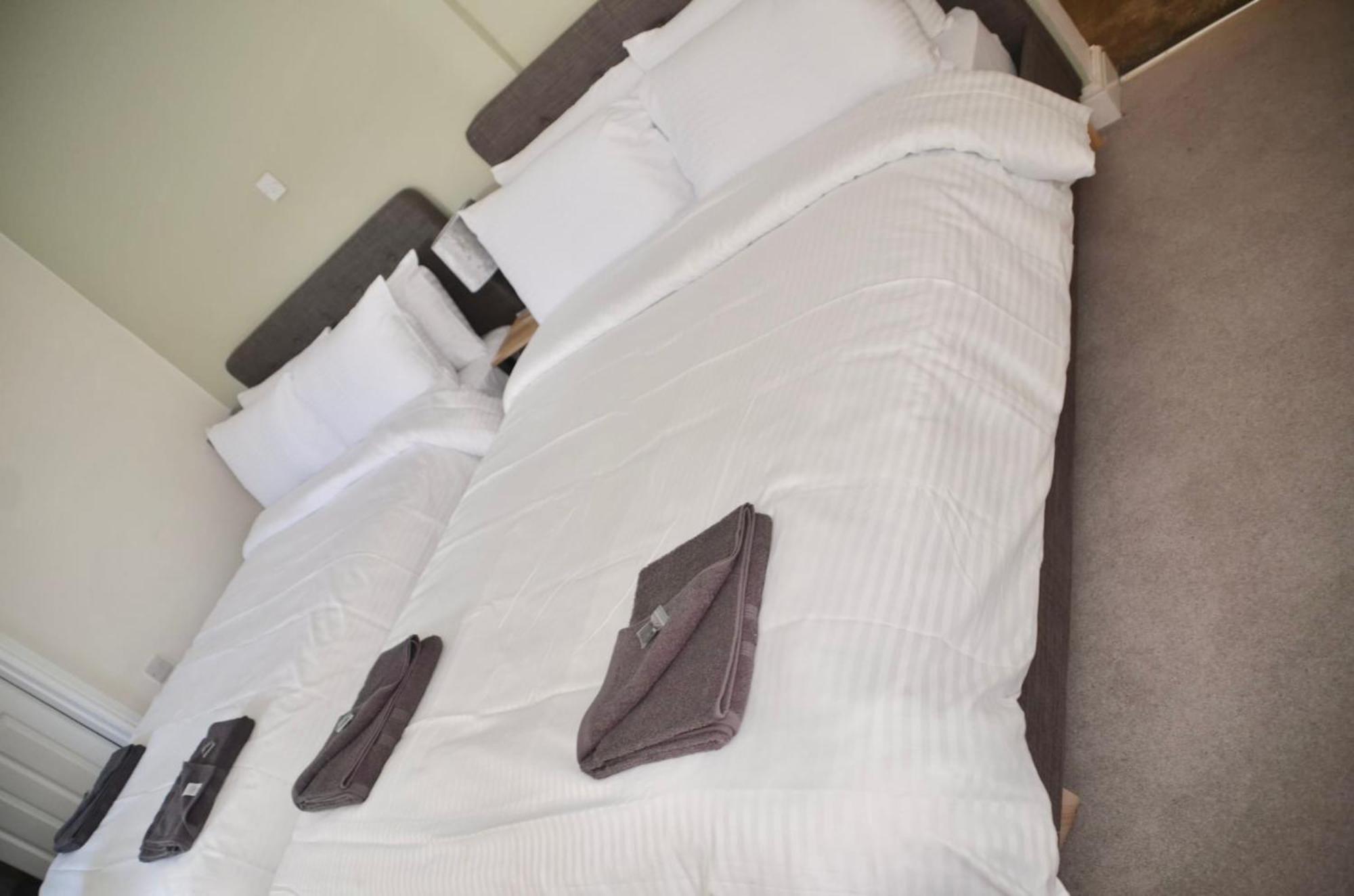 Blok 3 -Jacuzzi Suites, Apartment & Ensuite Rooms Blackpool Exterior photo