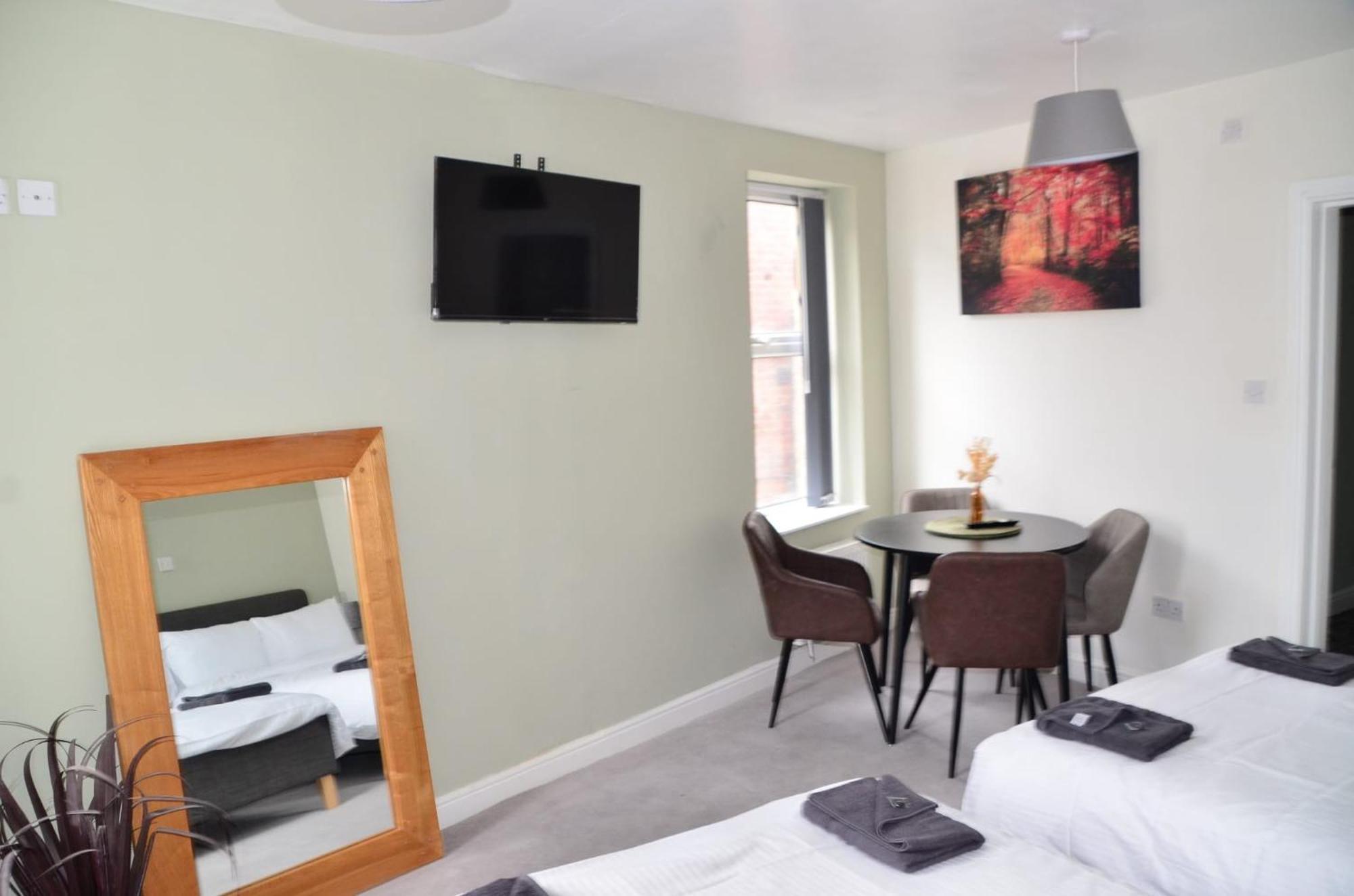 Blok 3 -Jacuzzi Suites, Apartment & Ensuite Rooms Blackpool Exterior photo