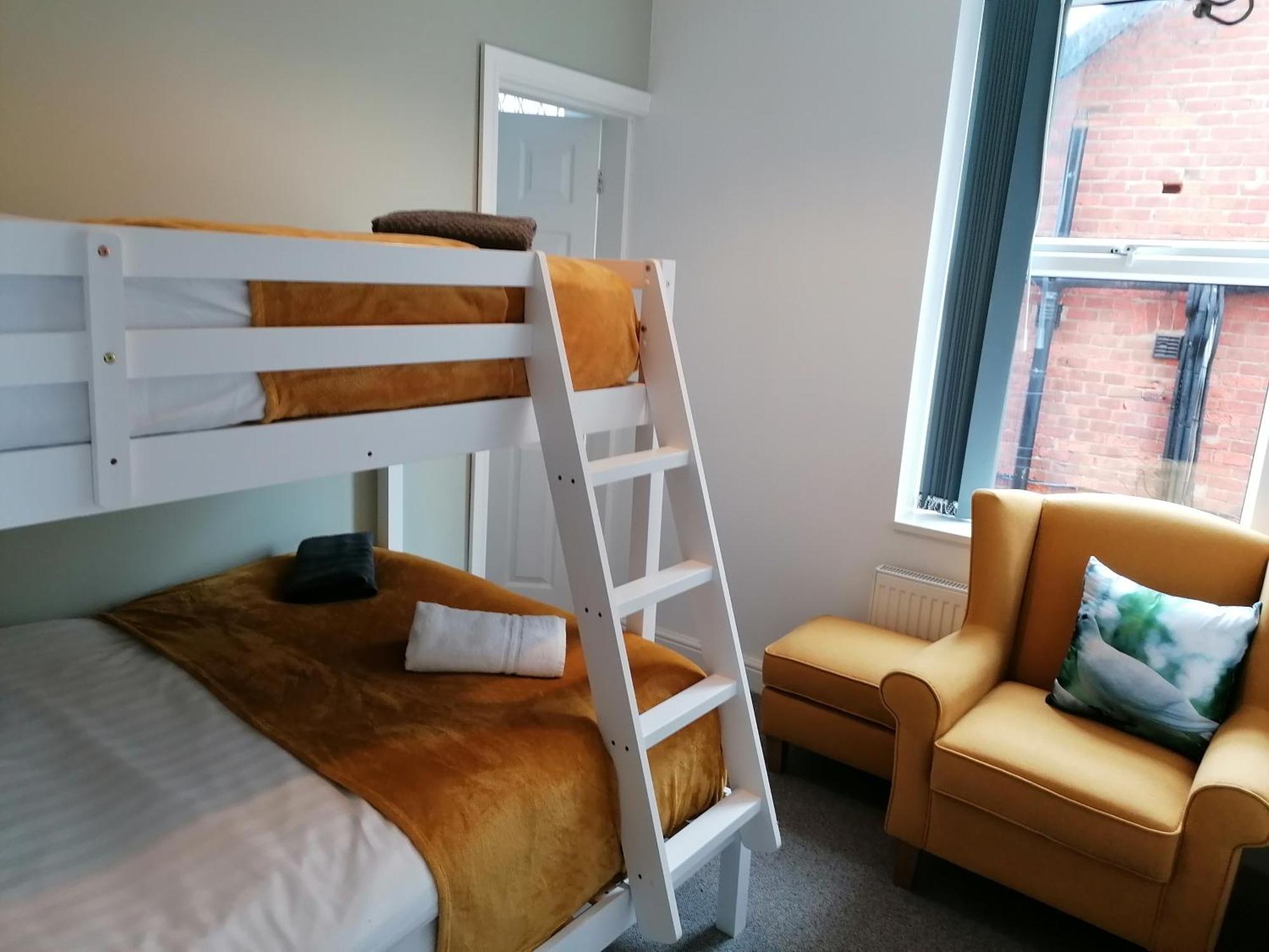 Blok 3 -Jacuzzi Suites, Apartment & Ensuite Rooms Blackpool Exterior photo