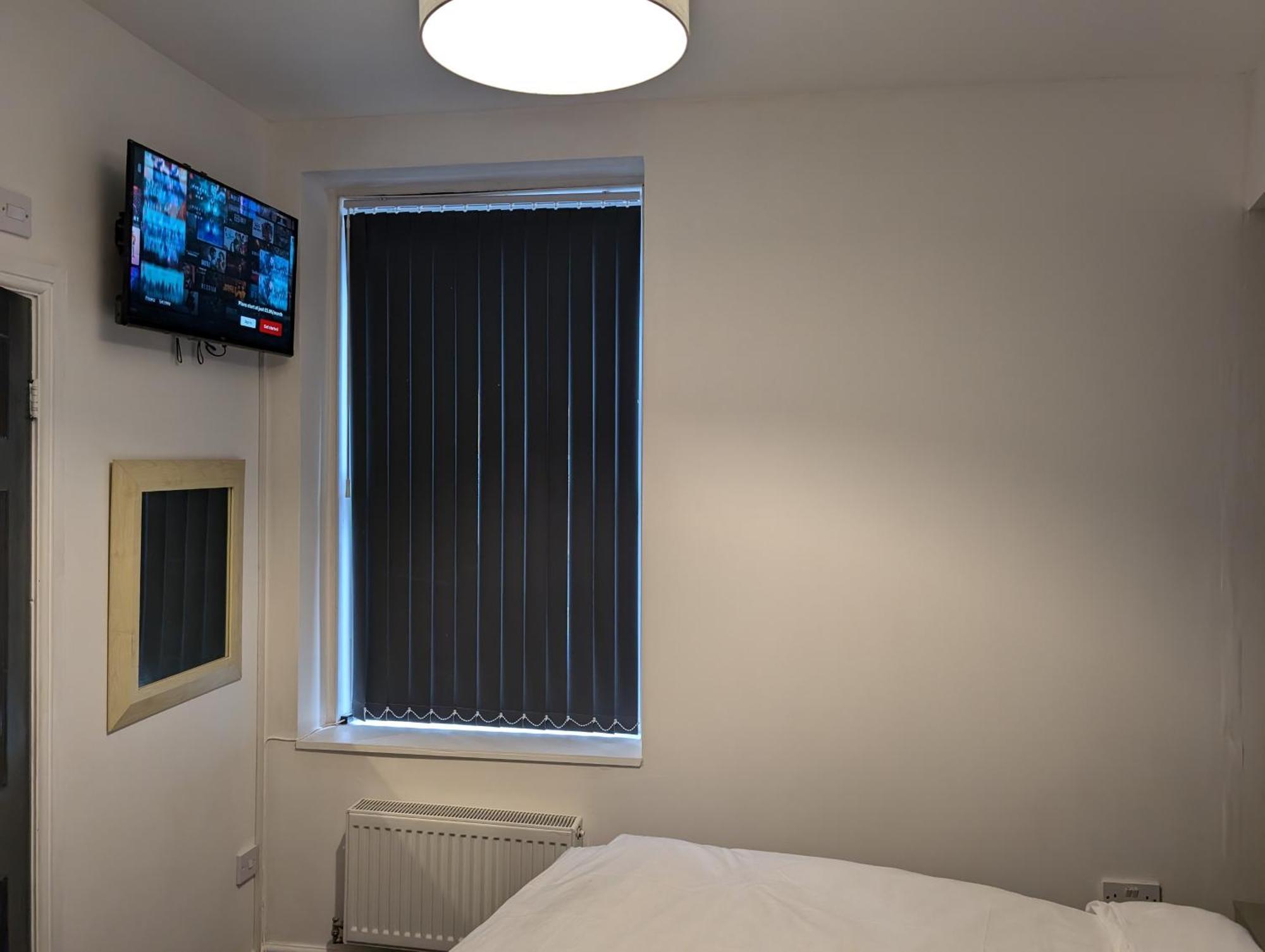 Blok 3 -Jacuzzi Suites, Apartment & Ensuite Rooms Blackpool Exterior photo