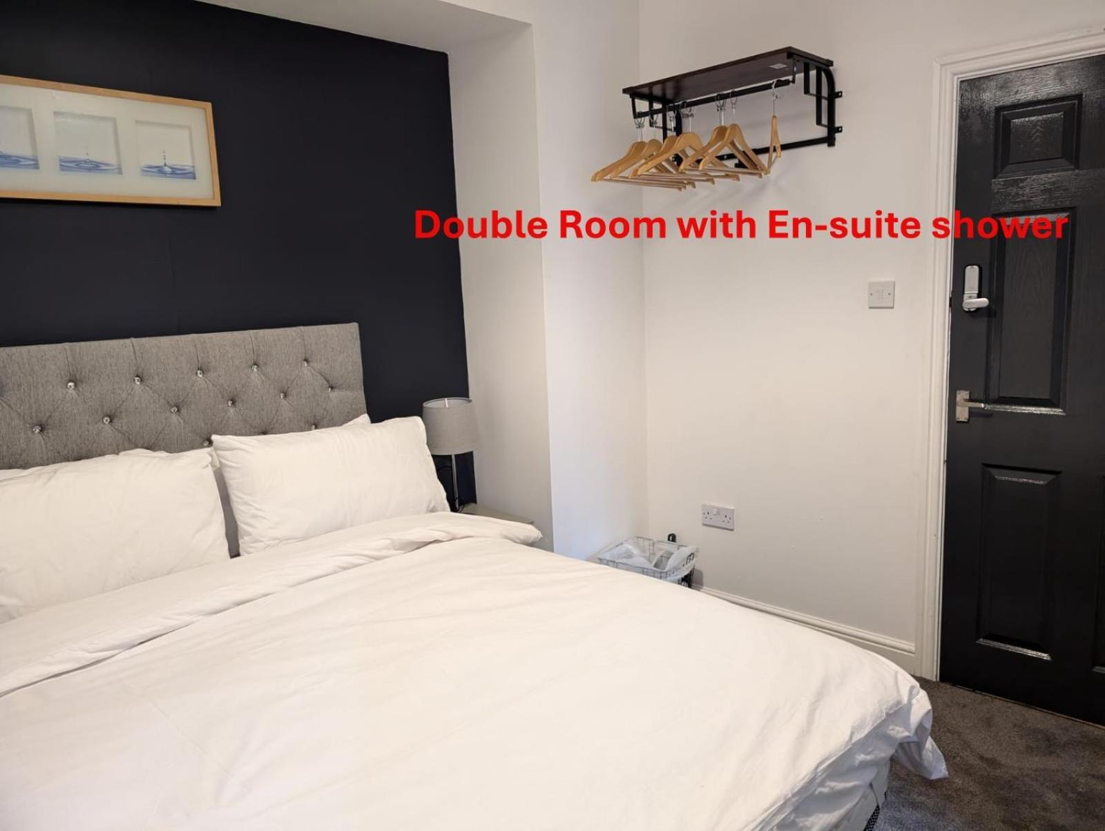Blok 3 -Jacuzzi Suites, Apartment & Ensuite Rooms Blackpool Exterior photo
